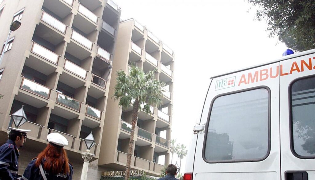 Ambulanza-madre-e-due-bambini-investiti-aosta-1626868172051.jpg Ambulanza-madre-e-due-bambini-investiti-aosta-1626868172051.jpg