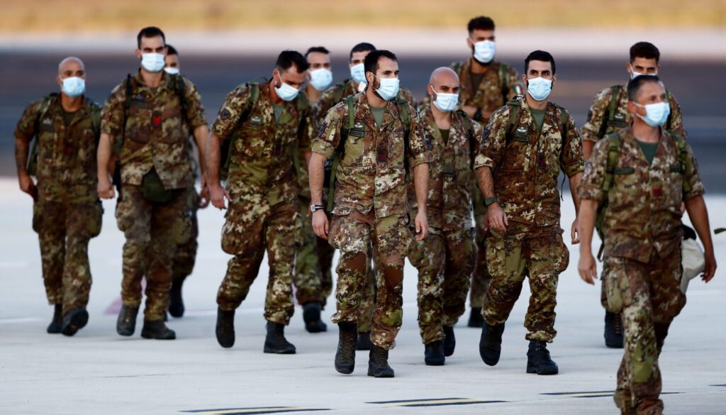 Gruppo-di-militari-italiani-in-partenza.jpg