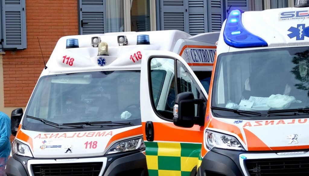 ambulanza.jpg ambulanza.jpg