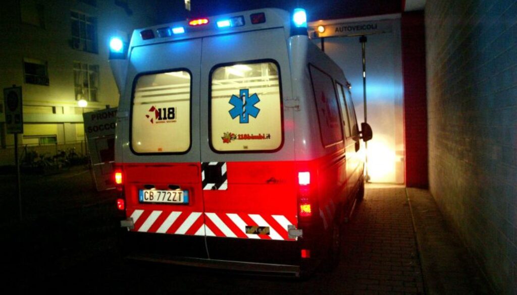 ambulanza_soccorsi.jpg ambulanza_soccorsi.jpg