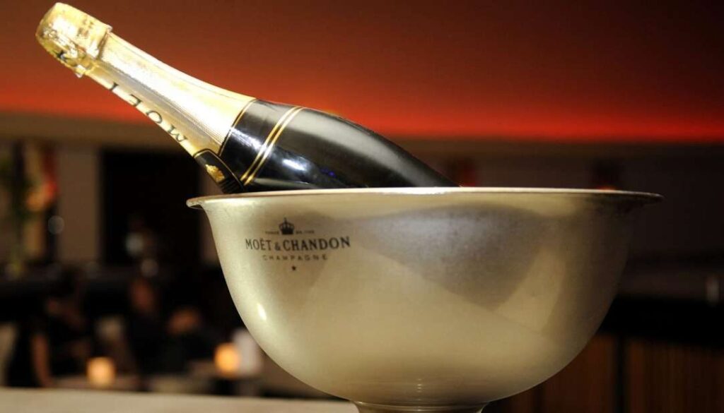 28328660-champagner-2dfe.jpeg