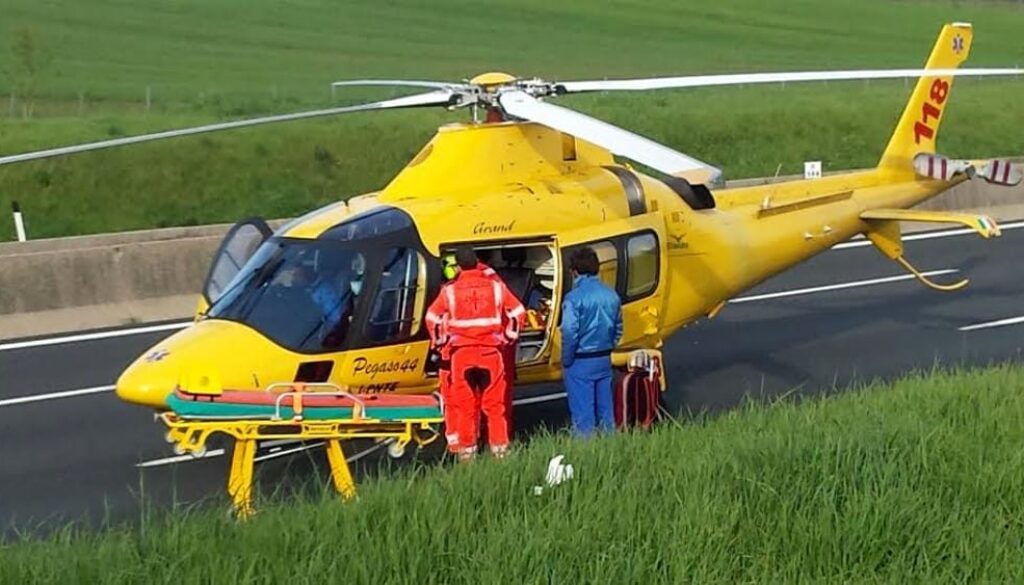 4ca2977b24-incidente-a1-eliambulanza.jpg