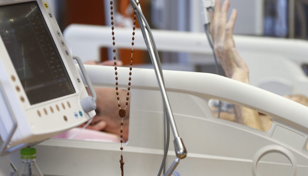 Terapia-intensiva.jpg Terapia-intensiva.jpg