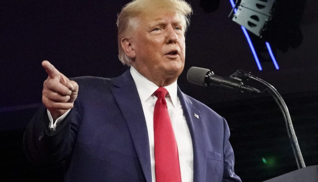Trump-parla.jpg