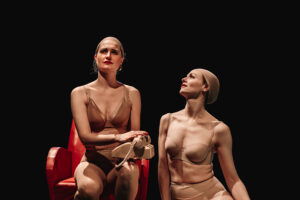 le-lacrime-amare-di-petra-von-kant_ph-guido-mencari.jpg