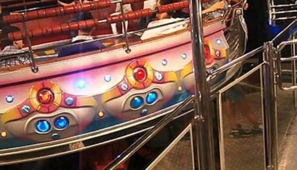 ragazzina-di-15-anni-muore-sbalzata-dal-tagada-al-luna-park-a-novara