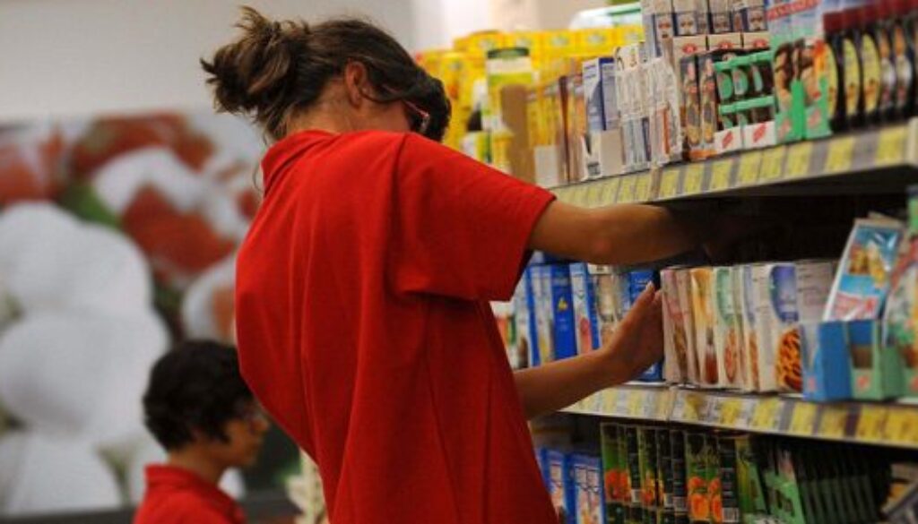 commessa-supermercato.jpg commessa-supermercato.jpg