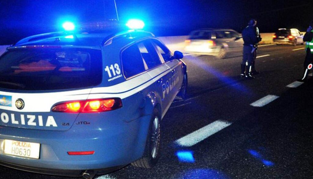 incidente-autostrada-notte-polizia-stradale.jpg incidente-autostrada-notte-polizia-stradale.jpg