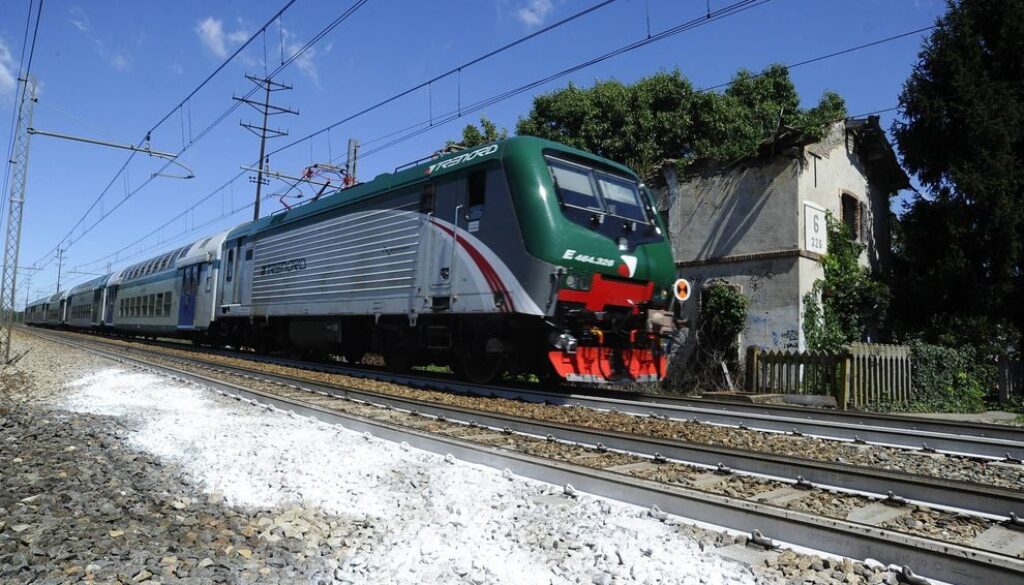 treno-pisa.jpeg treno-pisa.jpeg