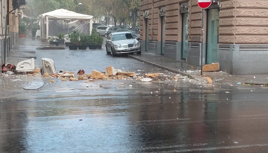 balcone-crollato-calcinacci.jpeg