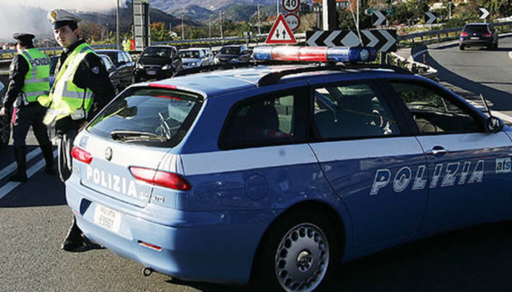autostrada-incidente-polizia-coltello.jpg