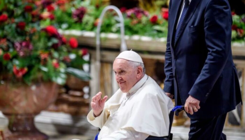 papa-francesco-carrozzina.jpg