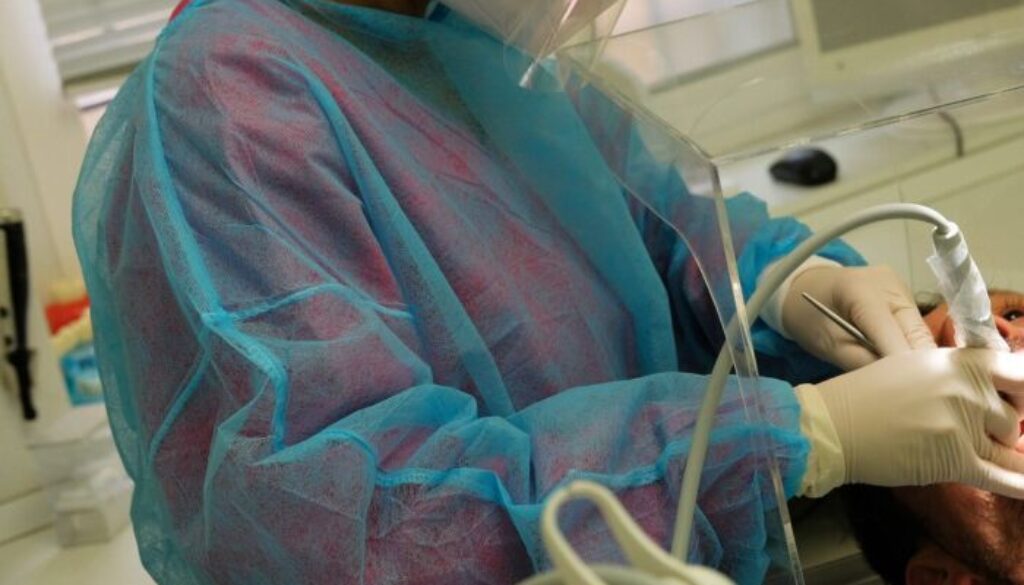 dentista-covid.jpg dentista-covid.jpg