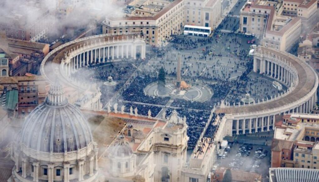 Veduta-aerea-del-funerale-del-Papa-Emerito-Benedetto-XVI.jpg