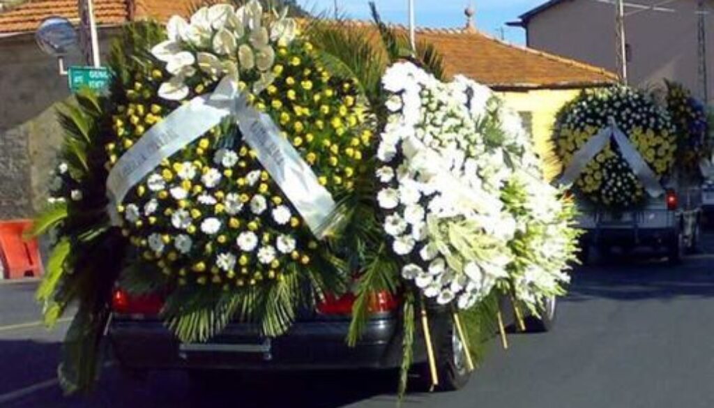 fiori-funerale-auto.jpeg