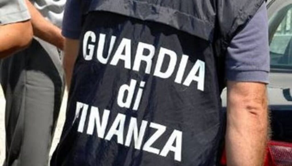 pettorina-guardia-di-finanza-e1452589543495.jpg