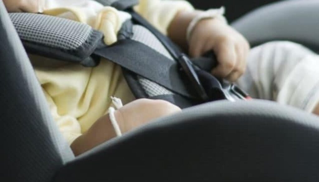 bimbo-auto-sole-caldo.jpeg bimbo-auto-sole-caldo.jpeg