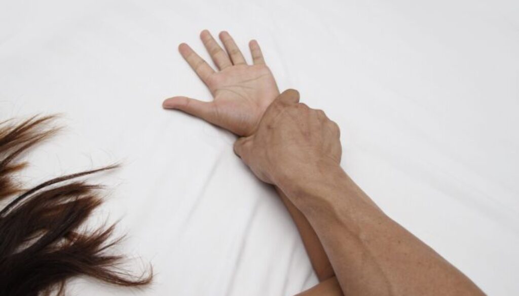 1686903920_violenza-sessuale-stalking-stupro-mobbing-luogo-lavoro-violenza-donne-violentata-stuprata-droga-stupro-discoteca-4.jpg