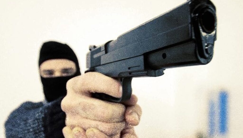 RAPINA-PISTOLA.jpg