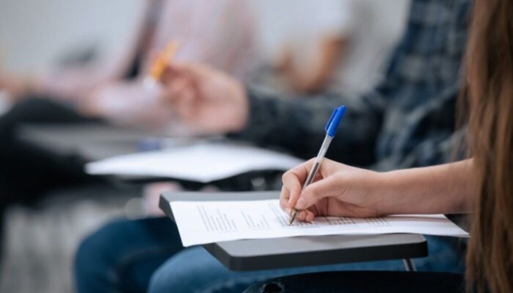 maturita-2023-_04.jpg