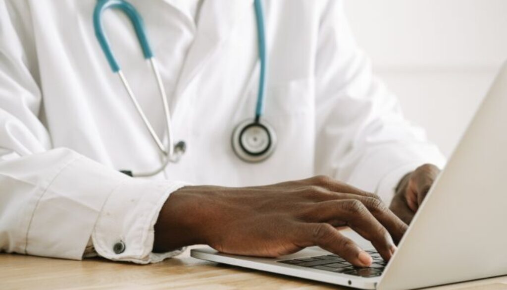 medico-al-pc.jpg