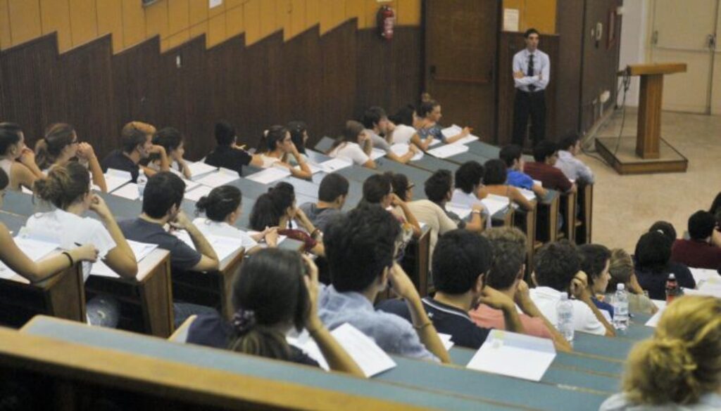 aula-universita-studenti.jpg