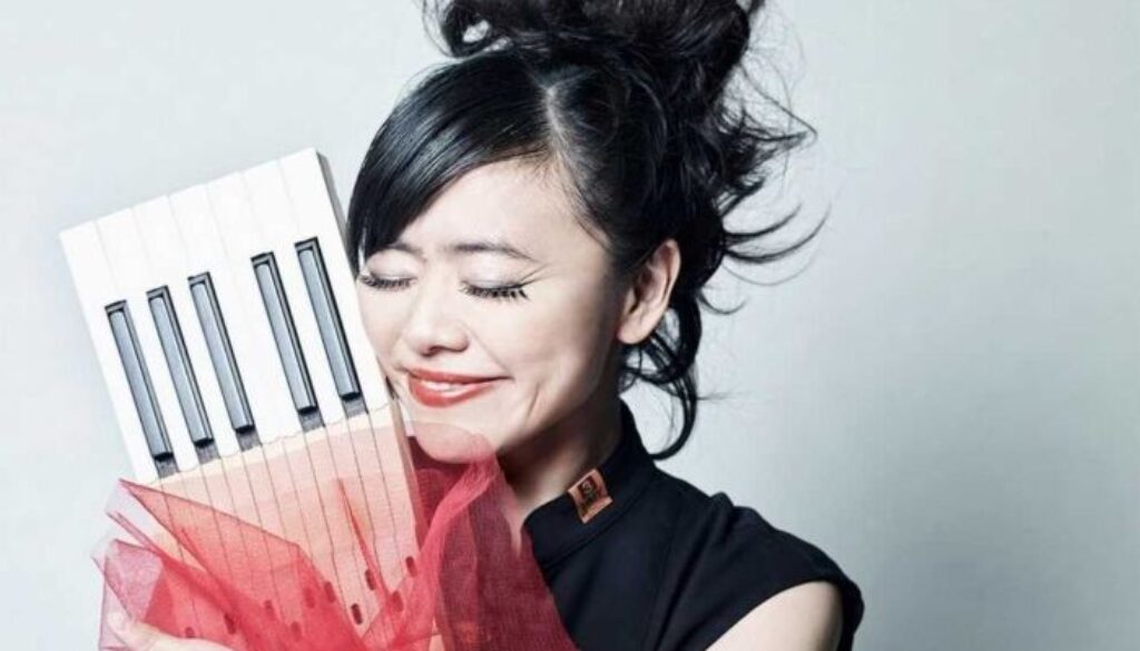 1697630303_Hiromi-foto-1.jpg
