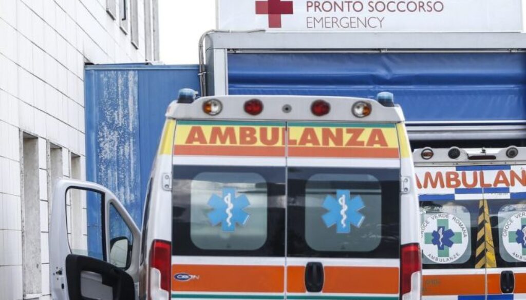 ambulanza-1670268101413.jpg