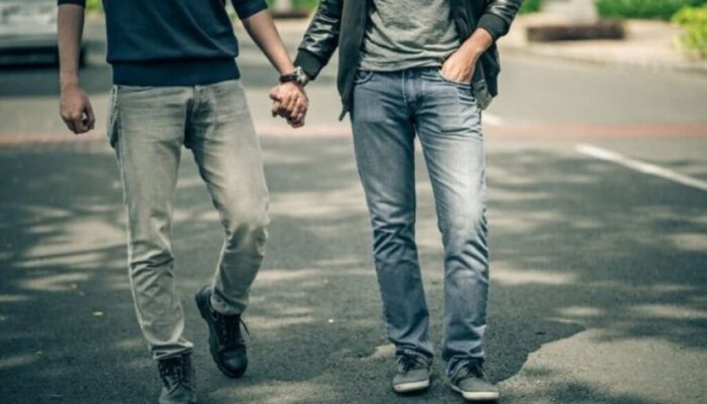 Coppia-gay-744x445-845x522.jpg Coppia-gay-744x445-845x522.jpg