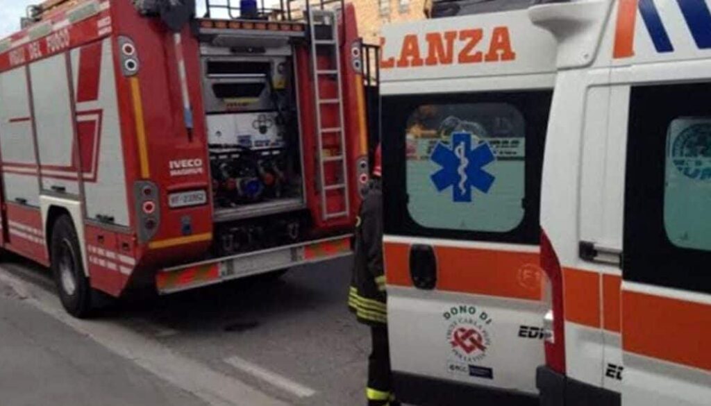 ambulanza-vigili-del-fuoco.jpeg