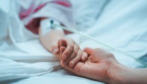 bambino-ricoverato-in-ospedale-foto-repertorio.jpg