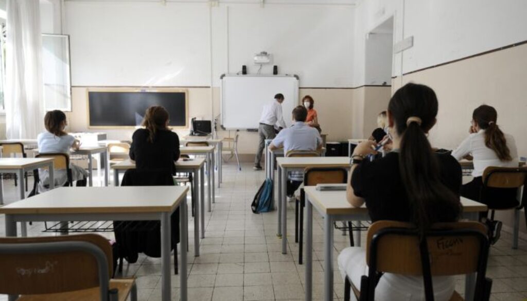scuola2.jpeg scuola2.jpeg