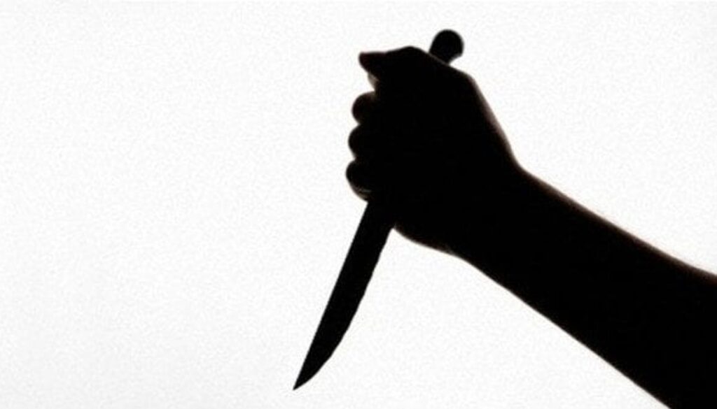 donna-coltello.jpg