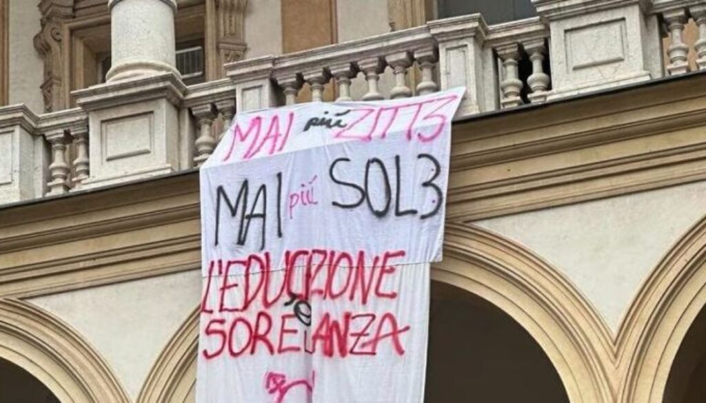 striscione-molestie-torino.jpg