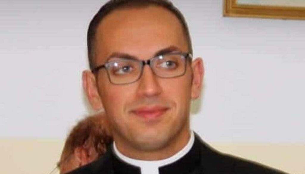 1612980626-0-sicilia-abusi-sessuali-su-un-15enne-avviso-di-garanzia-per-un-parroco.jpeg 1612980626-0-sicilia-abusi-sessuali-su-un-15enne-avviso-di-garanzia-per-un-parroco.jpeg