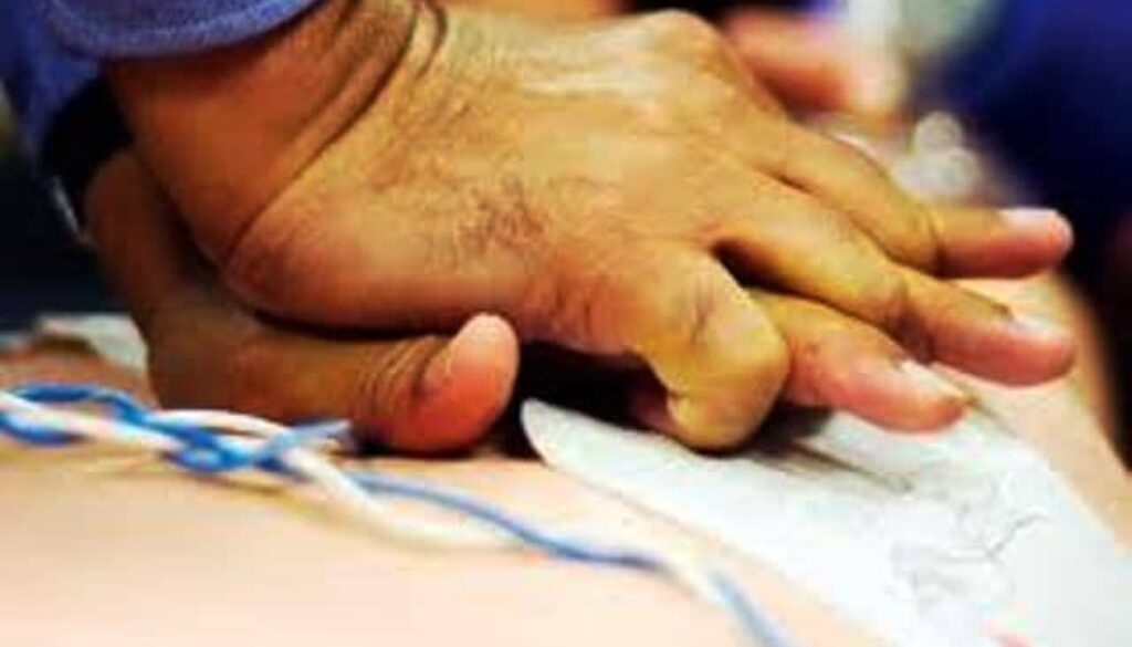 massaggio-cardiaco.jpg massaggio-cardiaco.jpg