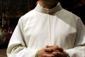 prete-sacerdote.jpg